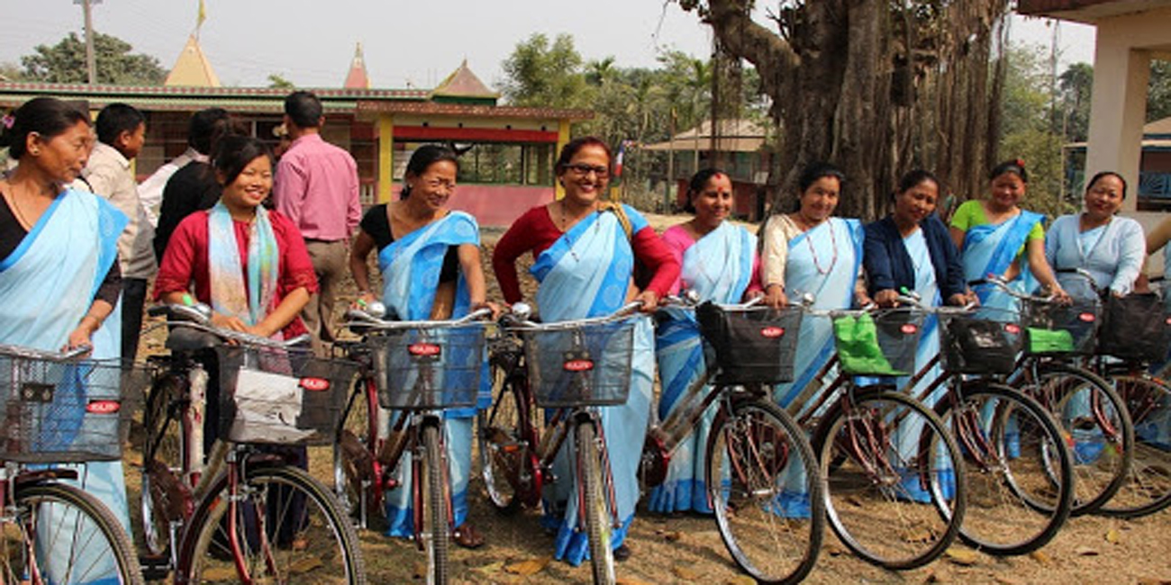 महिला स्वास्थ्यस्वयंसेविकालाई साइकल